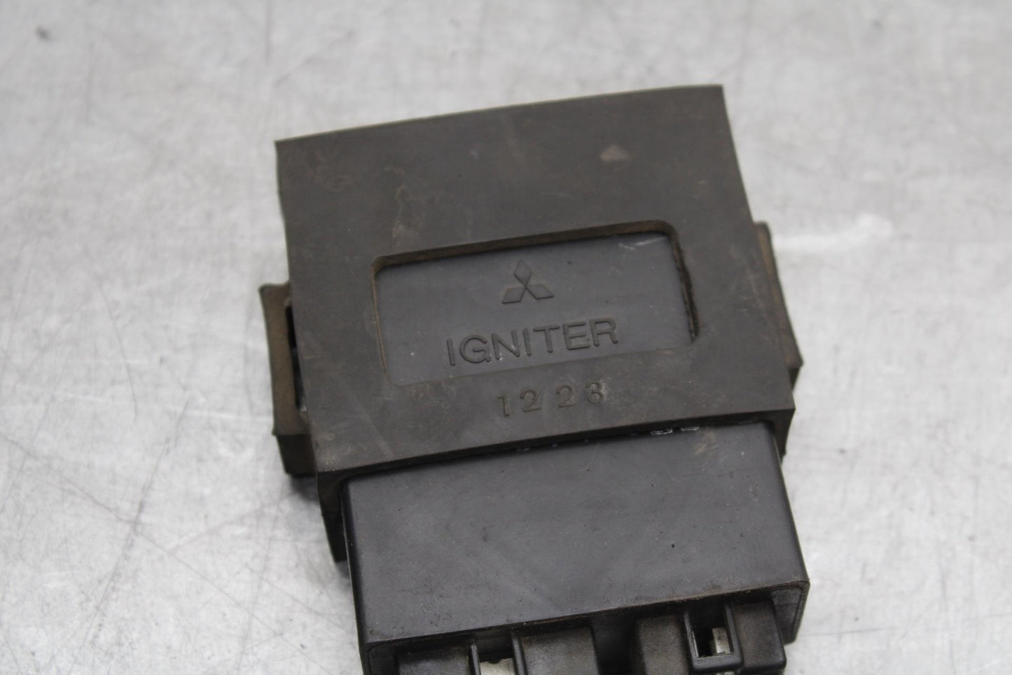 00-01 KAWASAKI ZZR600 ECU COMPUTER CONTROLLER UNIT BLACK BOX ECM CDI  BB568