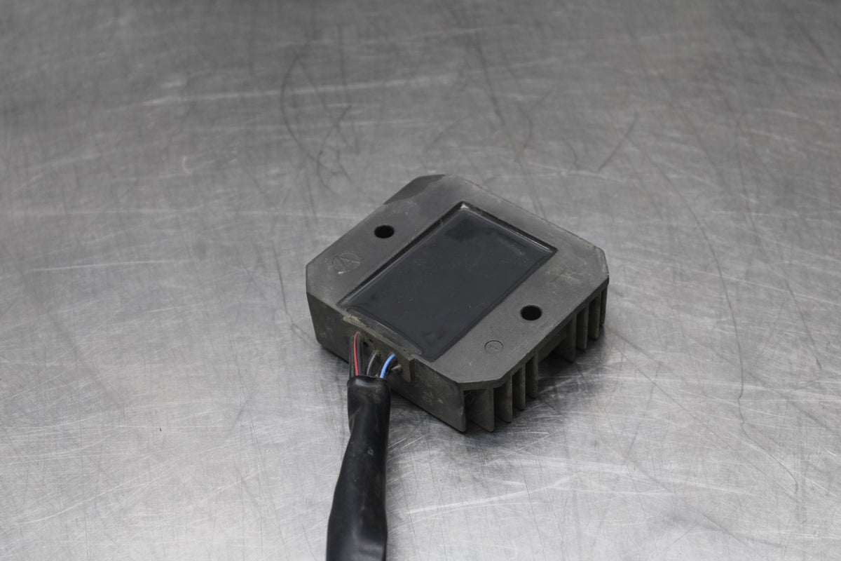 08 HONDA CBR125R RECTIFIER VOLTAGE REGULATOR BB839