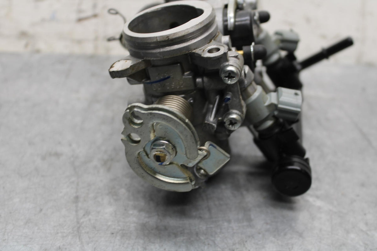 19 YAMAHA YZF R3 MAIN FUEL INJECTORS / THROTTLE BODIES BB56