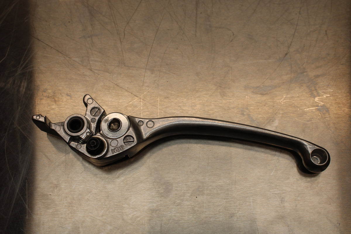 96 YAMAHA YZF750R RIGHT CLIPON HANDLEBAR BRAKE LEVER BB137