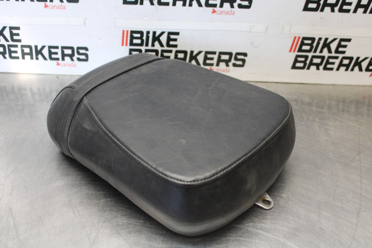 05-09 SUZUKI BOULEVARD C90 REAR BACK PASSENGER SEAT BB918