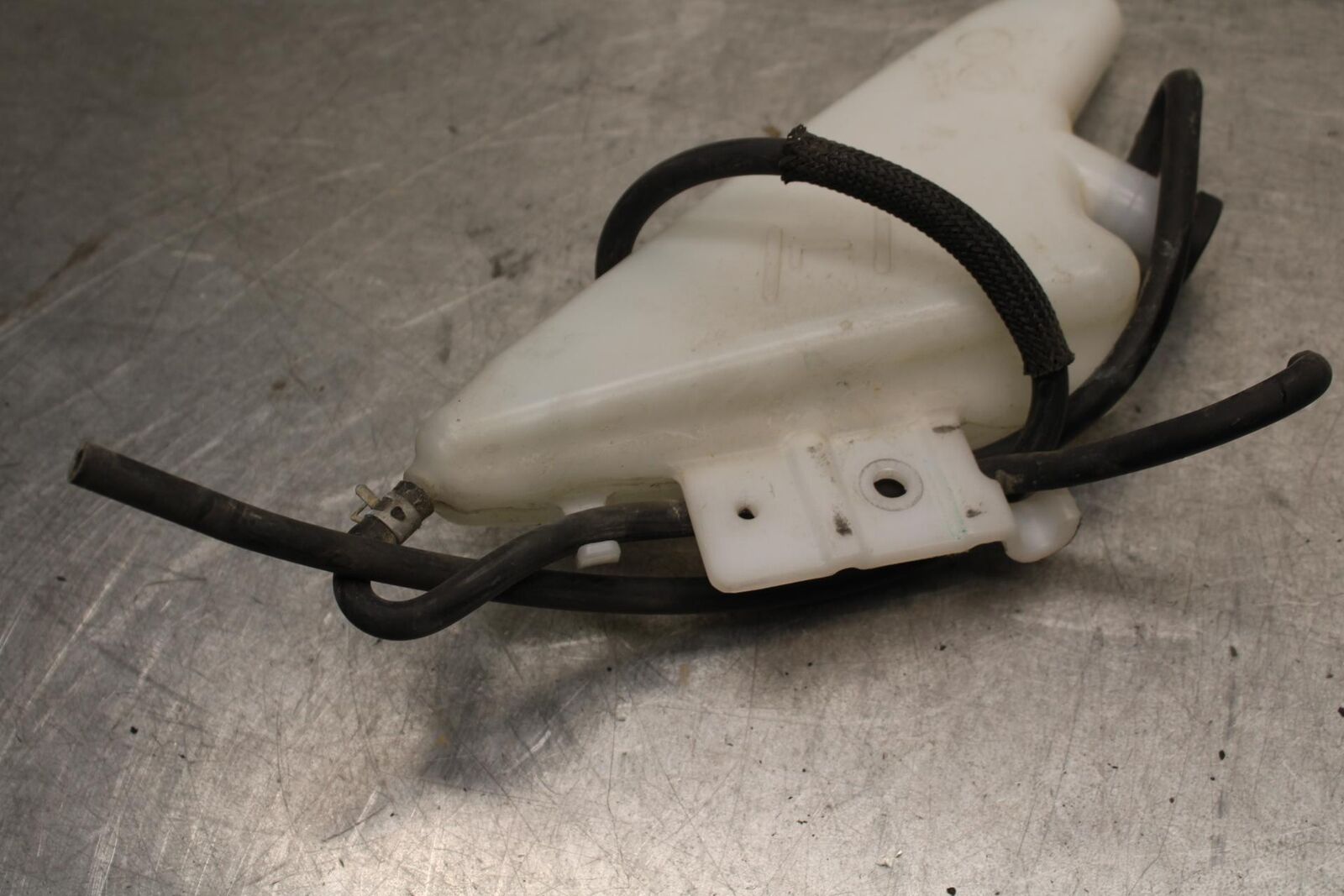 11-23 SUZUKI GSXR 750 COOLANT WATER TANK RESERVOIR BOTTLEBB630