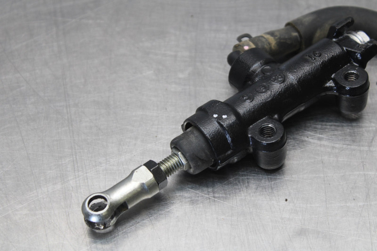 23-26 KAWASAKI NINJA ZX4RR REAR BACK BRAKE MASTER CYLINDER W RESERVOIR BB872