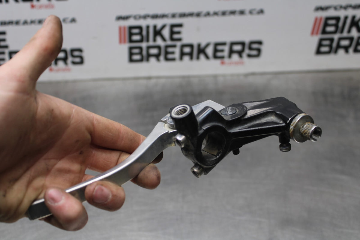 15 TRIUMPH TIGER 800 CLUTCH PERCH MOUNT WITH LEVER  BB873