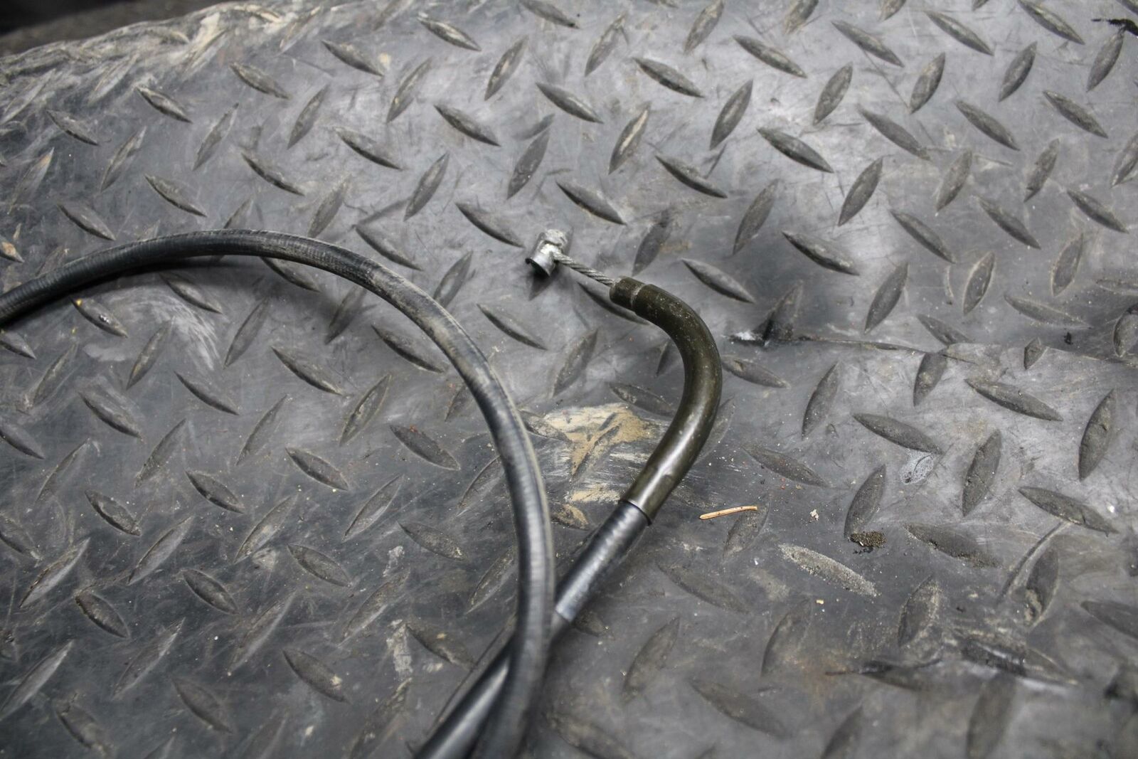 86 SUZUKI GS750ES CLUTCH CABLE LINE BB233