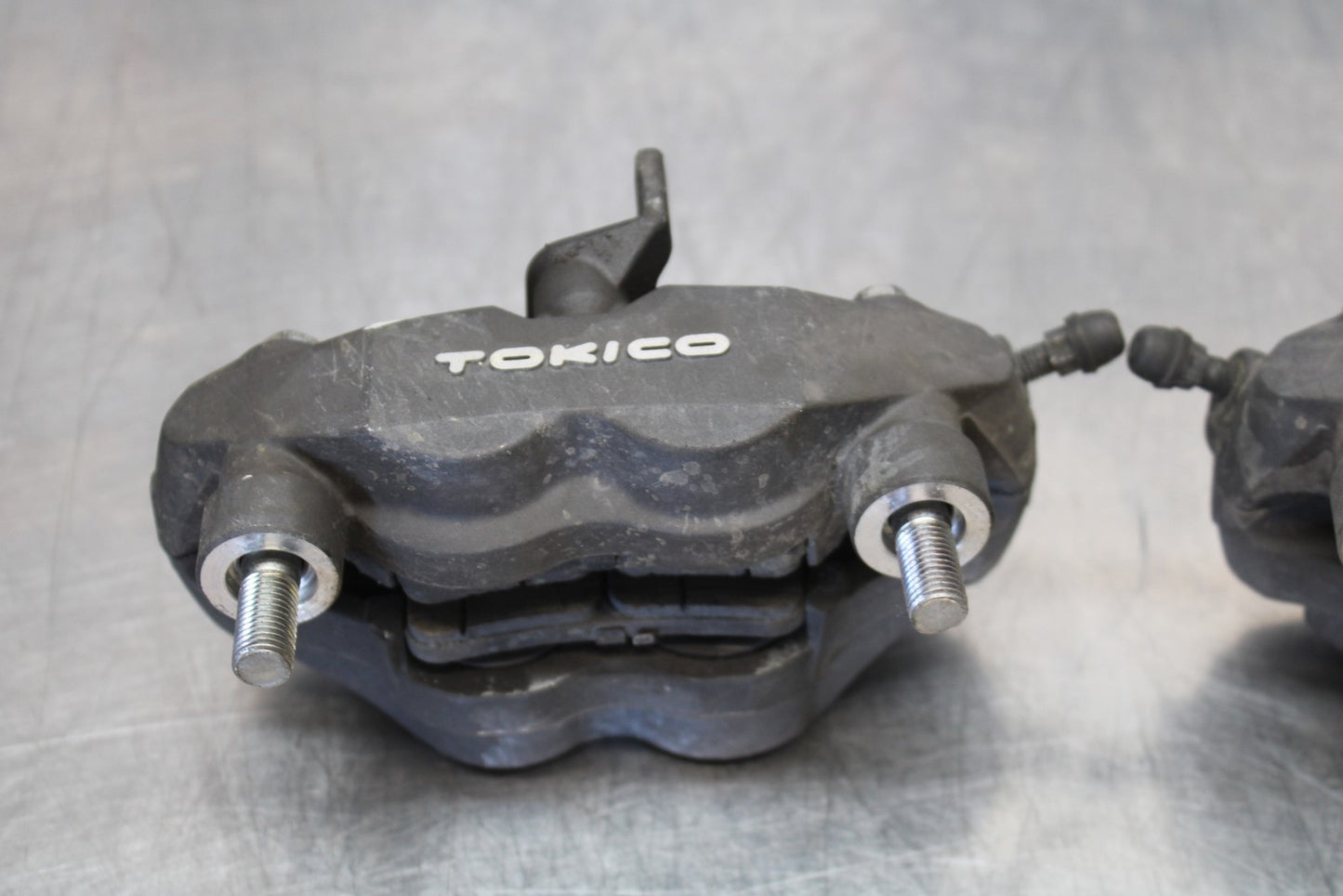 06-07 SUZUKI GSXR 600 RIGHT LEFT FRONT BRAKE CALIPER SET PAIR CALIPERS BB170