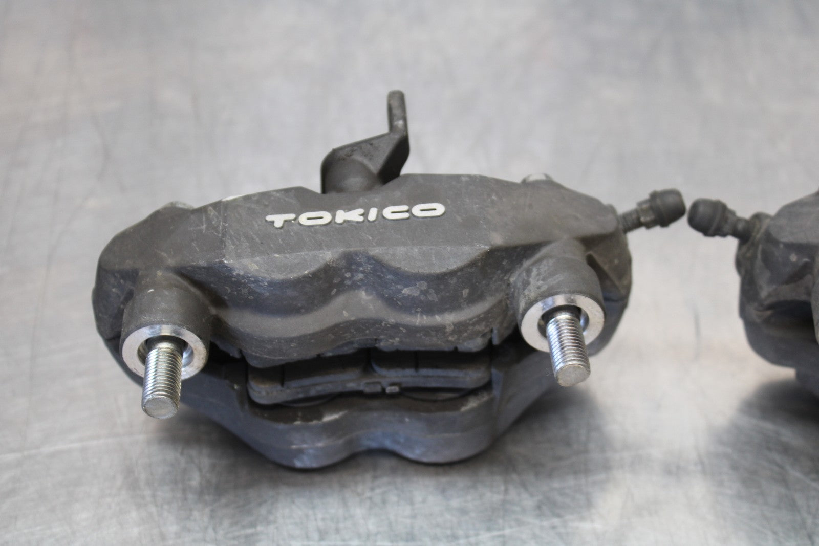 06-07 SUZUKI GSXR 600 RIGHT LEFT FRONT BRAKE CALIPER SET PAIR CALIPERS BB170