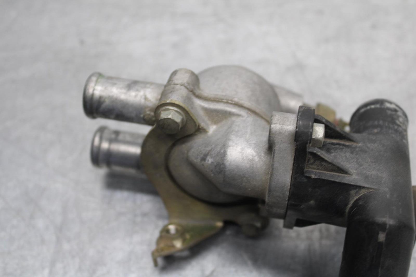 01-02 HONDA SHADOW SPIRIT 750 THERMOSTAT HOUSING BB632