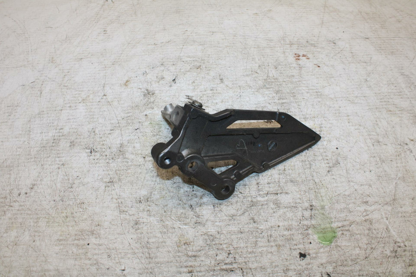 12-13 KAWASAKI EX300 NINJA LEFT REARSET REAR SET DRIVER FOOT PEG BRACKET BB373