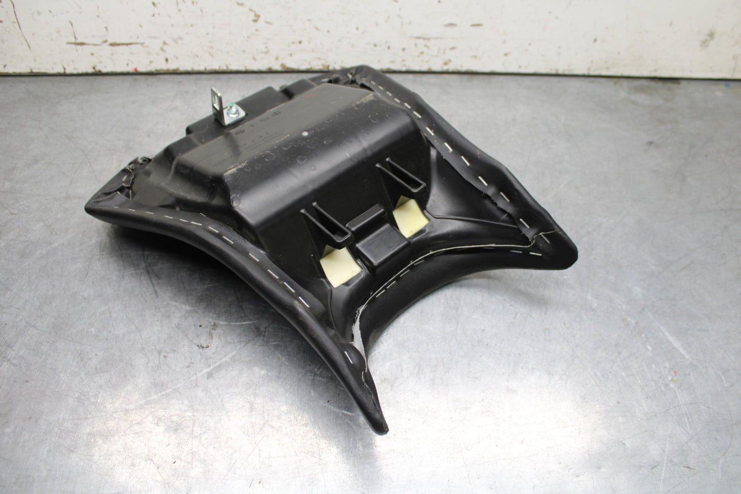 24 KAWASAKI NINJA 500 ABS FRONT DRIVERS SEAT PAD SADDLE PILLION BB730