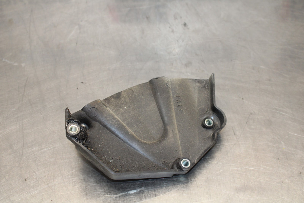 17 YAMAHA YZF R6 ENGINE SPROCKET COVER BB922