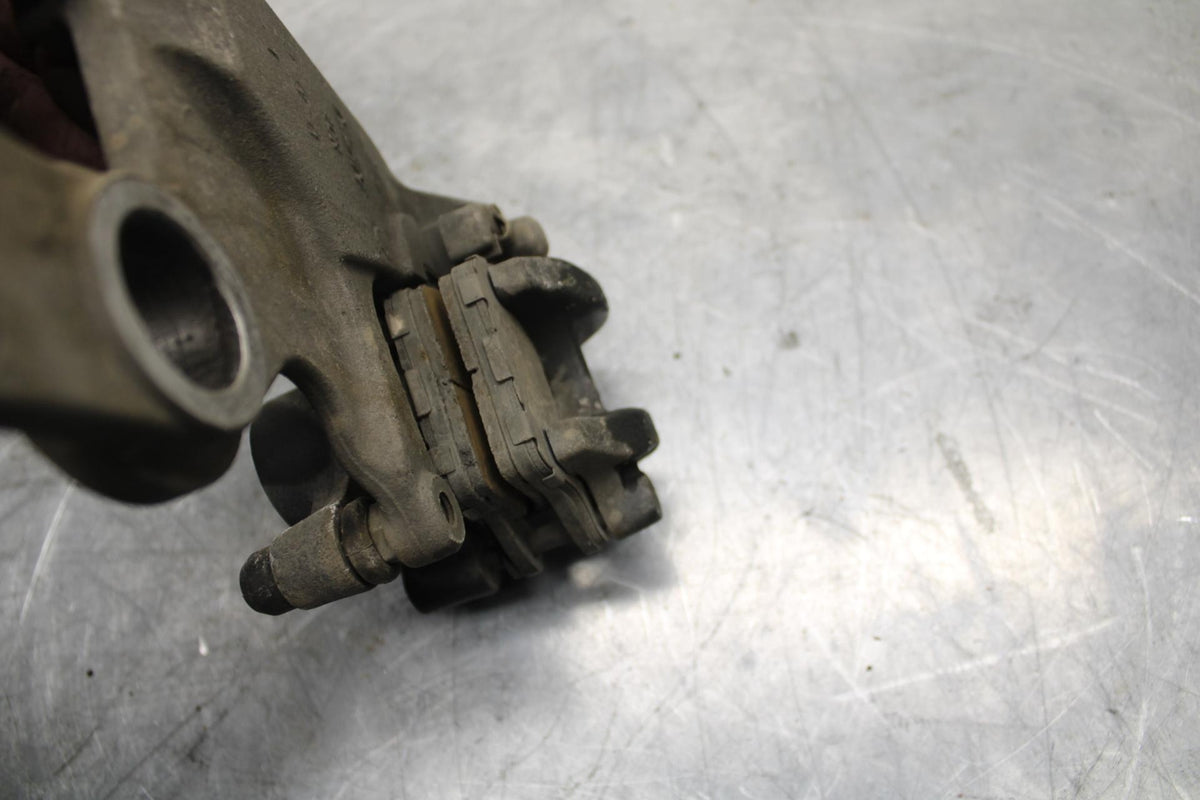 18 YAMAHA YZF R1  REAR BACK BRAKE CALIPER W MOUNT BRACKET BB473
