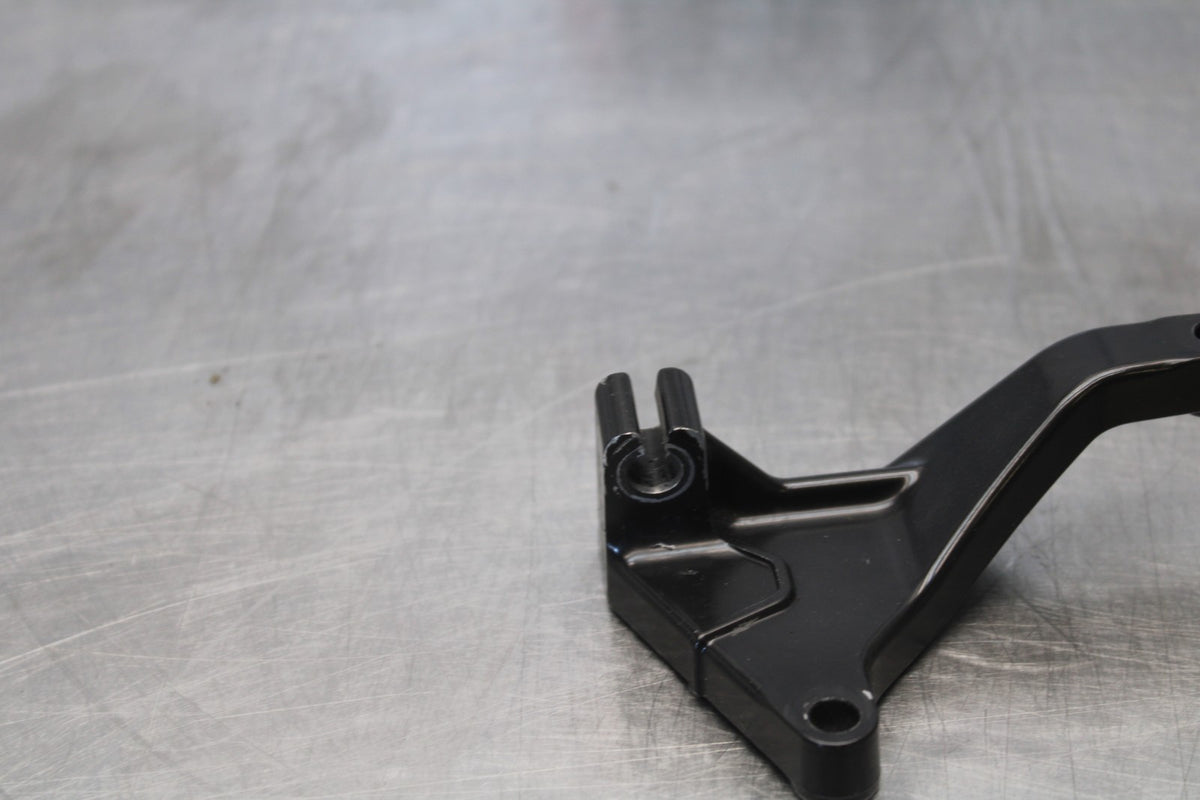 08 KAWASAKI NINJA ZX10R CLUTCH CABLE HOLDER MOUNT STAY BRACKET BB902