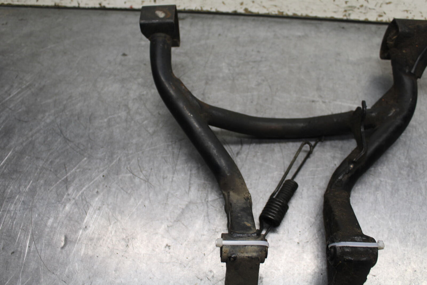 04-05 SUZUKI KATANA 750 GSX750F CENTER MAIN STAND BB110