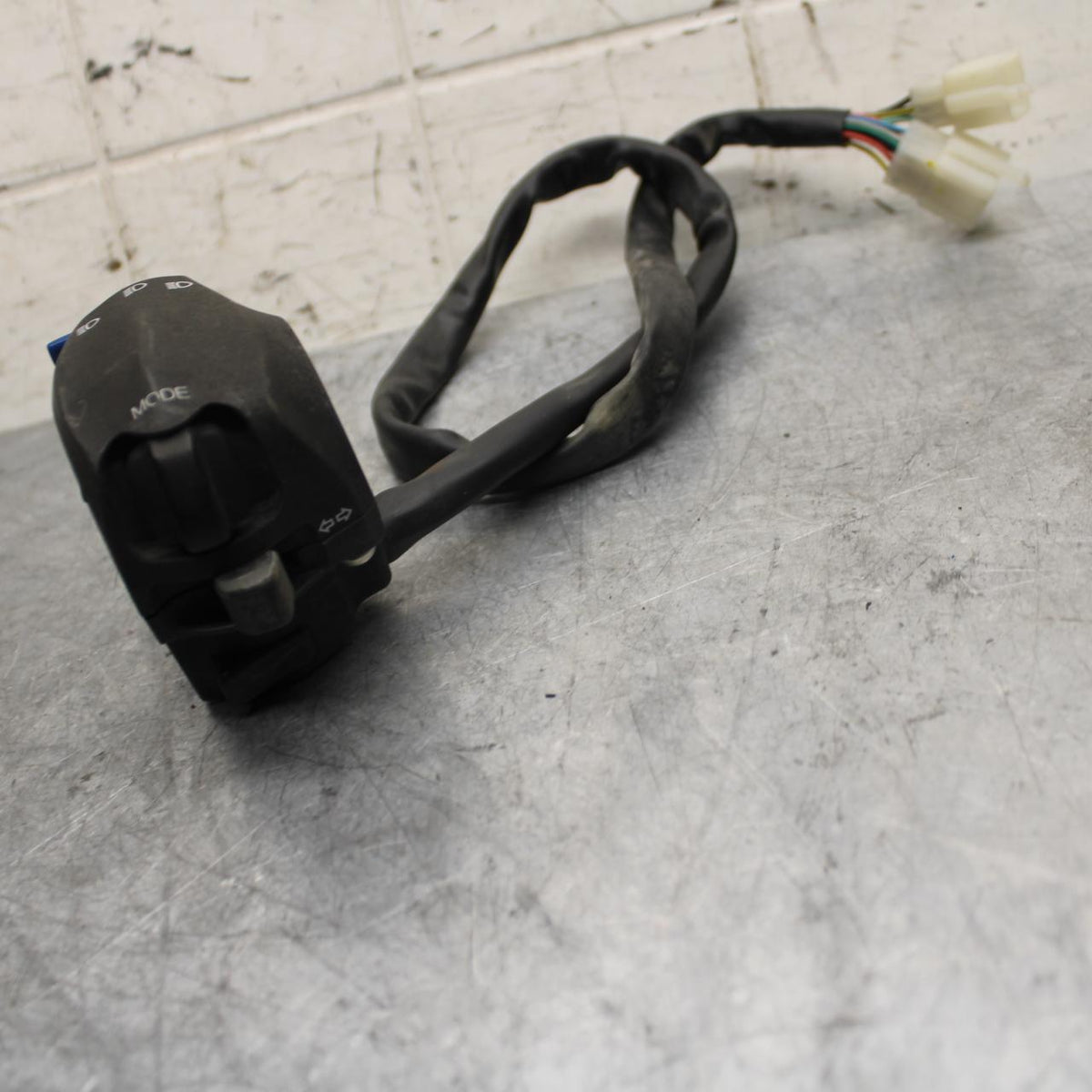 2009 Aprilia Shiver 750 SL750 LEFT CLIP ON HANDLE HORN SIGNALS SWITCH  BB506