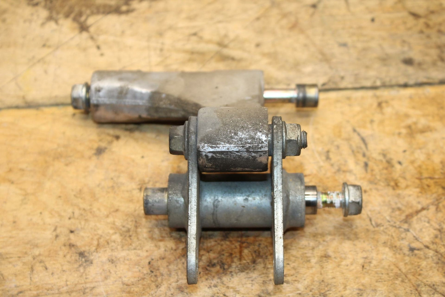 98-05 HONDA SUPER HAWK 1000 VTR1000F REAR DOGBONE SHOCK LINKAGE  BB341