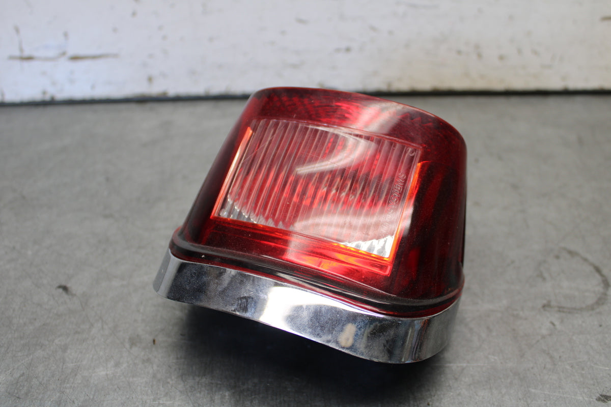 04-16 HARLEY-DAVIDSON SPORTSTER 883 TAILLIGHT REAR TAIL BRAKE LIGHT BB680