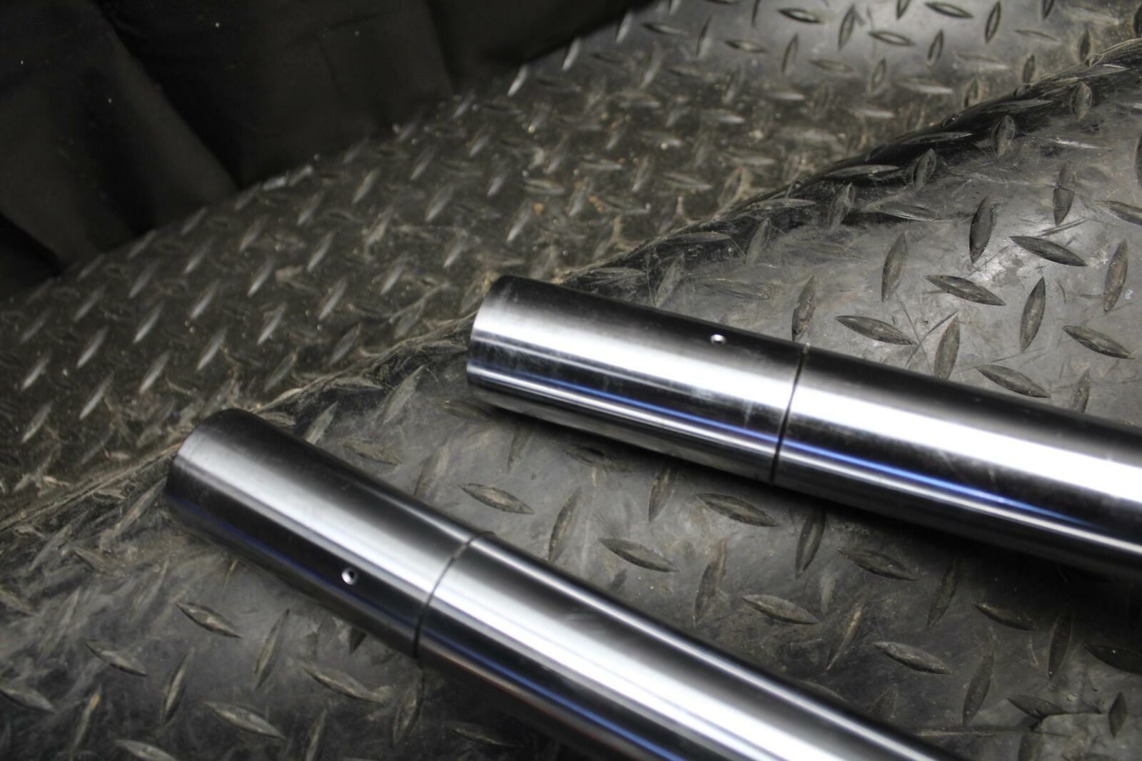 86 SUZUKI GS750ES FRONT FORKS SHOCK SUSPENSION SET PAIR BB233