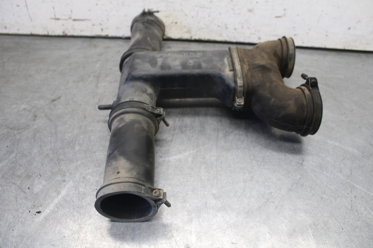 05-06 YAMAHA ROYAL STAR AIR INTAKE DUCT BB697