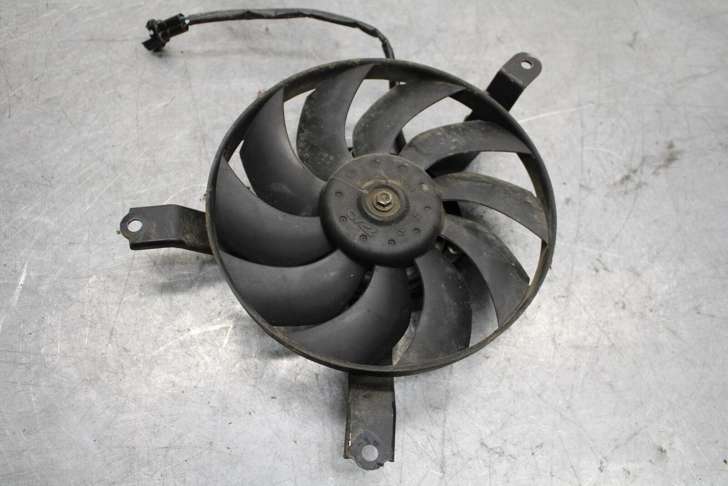17 KAWASAKI Z900 ZR900 ENGINE RADIATOR COOLING FAN 59502-0614 BB549