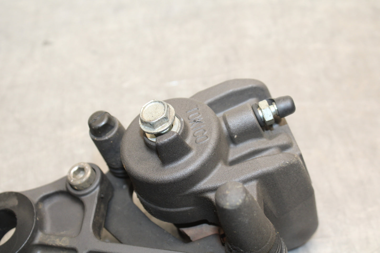 12-17 KAWASAKI NINJA 650 REAR BACK BRAKE CALIPER W MOUNT BRACKET BB129