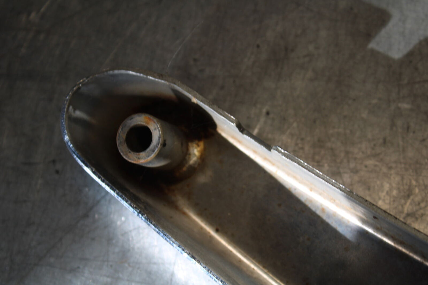 05-09 SUZUKI BOULEVARD C90 REAR BACK FENDER SUPPORT FRAME SUBFRAME BB692