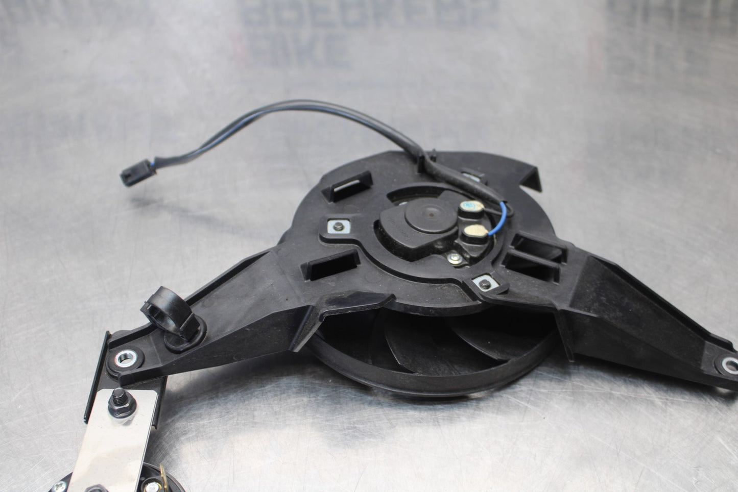 23-24 YAMAHA MT-07 ENGINE RADIATOR COOLING FAN BB194