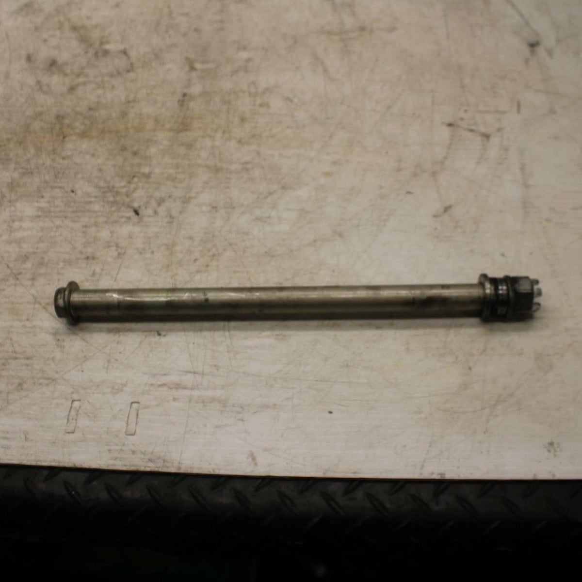 17-20 KAWASAKI NINJA 650 REAR AXLE BACK WHEEL RIM PIVOT BOLT AXEL BB364