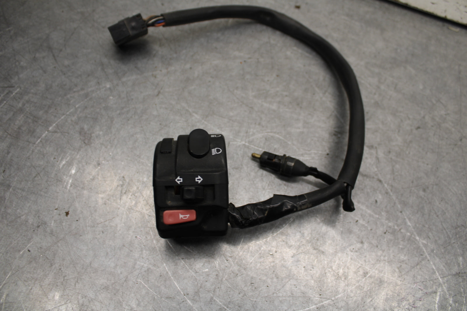 09-11 TRIUMPH DAYTONA 675 LEFT CLIP ON HANDLE HORN SIGNALS SWITCH SWITCHES BB652