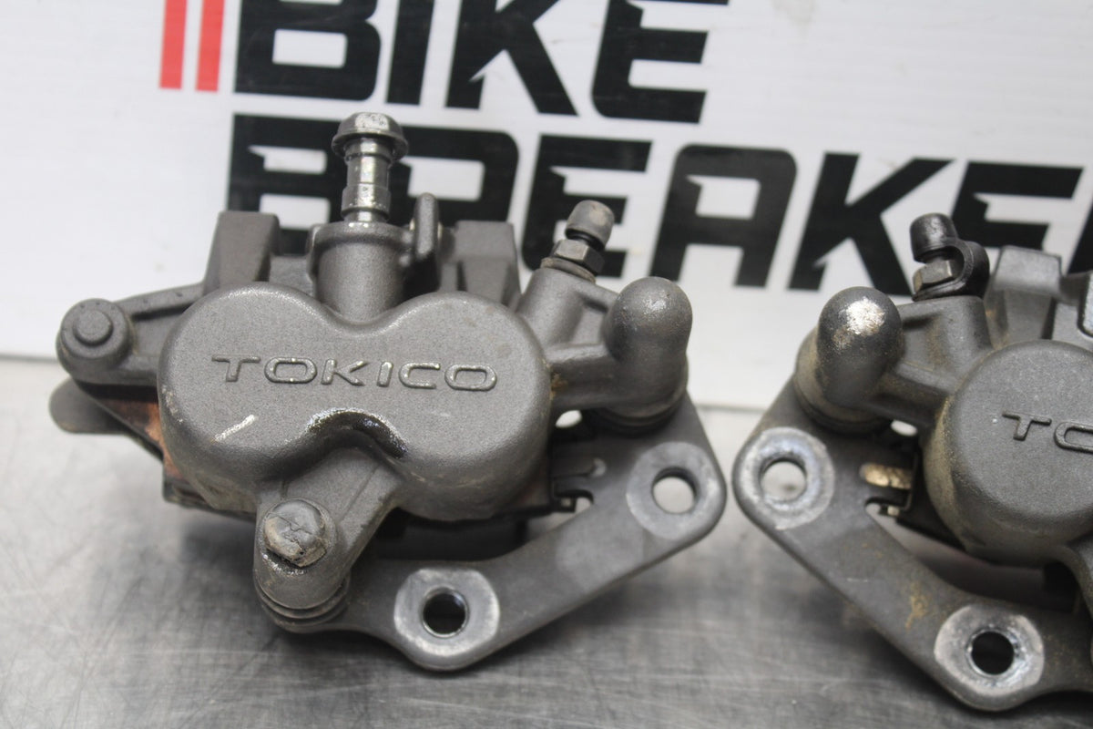 09-10 KAWASAKI ER-6N RIGHT LEFT FRONT BRAKE CALIPER SET PAIR CALIPERS BB205