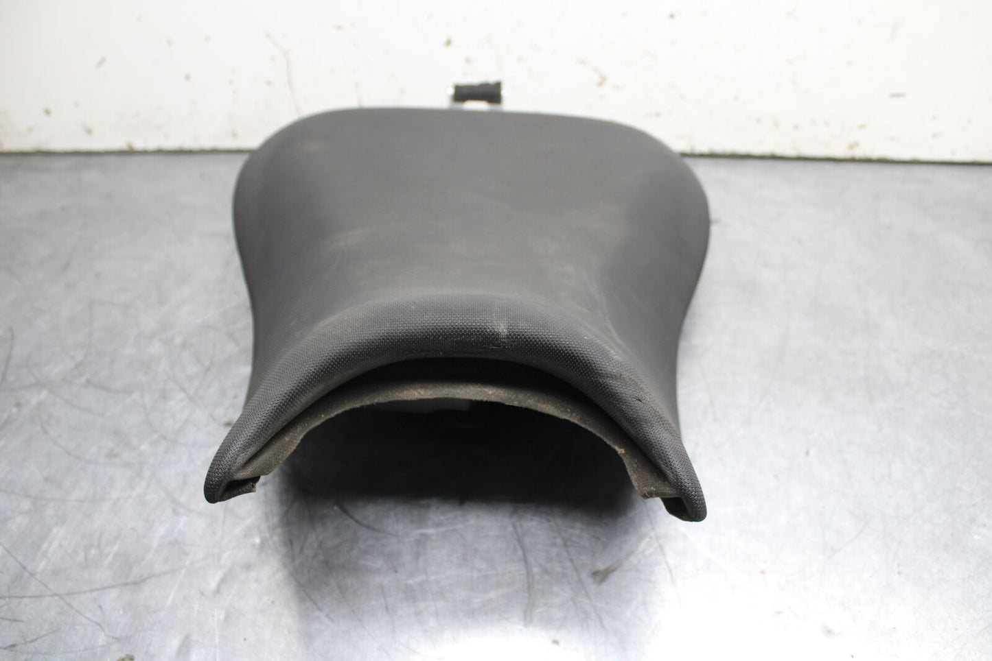 12-17 KAWASAKI ER-6N Z650 FRONT DRIVERS SEAT PAD SADDLE PILLION BB709