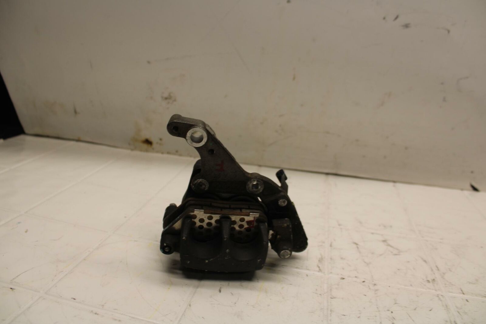 15-16 HONDA CB300F ABS  FRONT BRAKE CALIPER  BB05