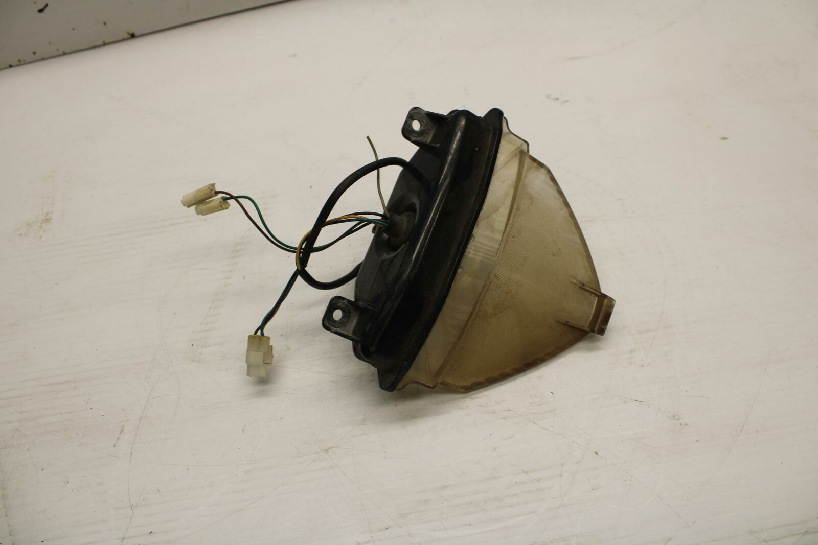 06 YAMAHA YZF R1 REAR TAIL TAILLIGHT BACK BRAKE LIGHT  BB282