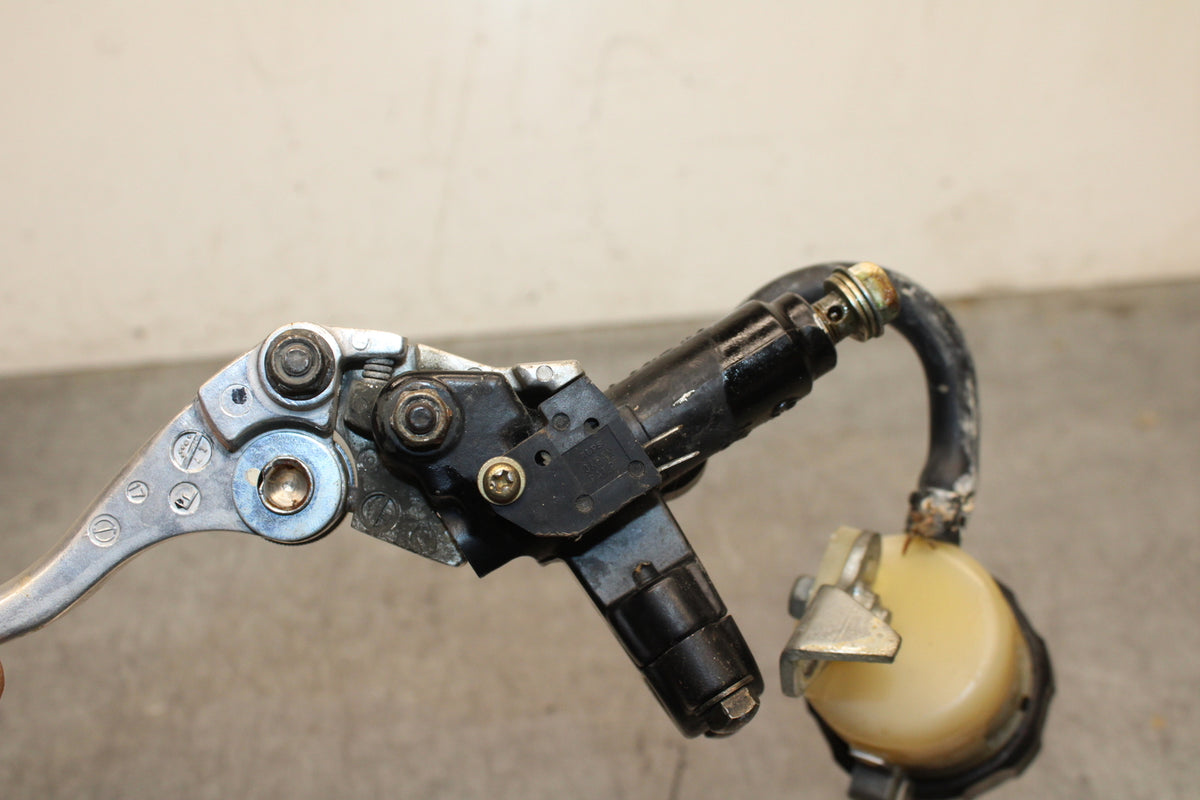 91-92 SUZUKI GSXR750 M  FRONT BRAKE MASTER CYLINDER w/ LEVER BB125