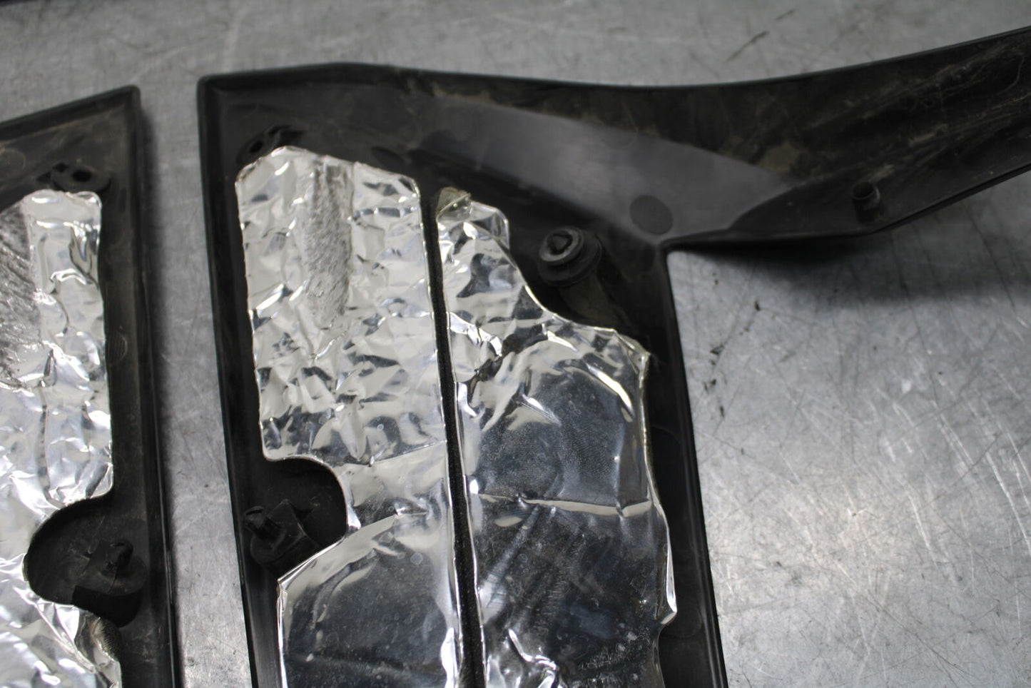 18-24 KAWASAKI NINJA 650 LEFT & RIGHT MID UPPER SIDE FAIRING COWL PLASTIC BB725