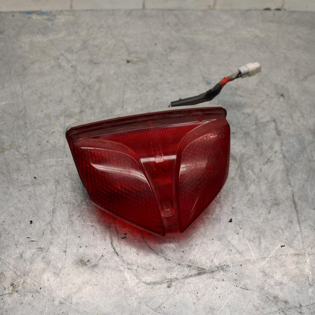 09-16 SUZUKI GSXR1000 REAR TAIL TAILLIGHT BACK BRAKE LIGHT BB439