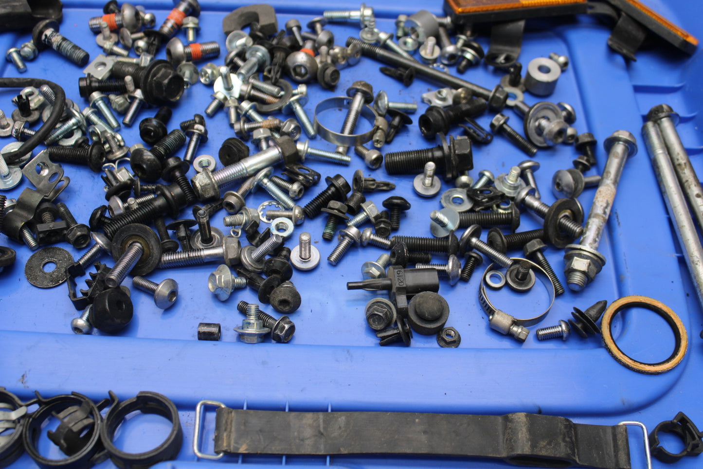 14-17 YAMAHA FZ07 MOUNTING BOLTS HARDWARE MOTOR SCREWS BB162