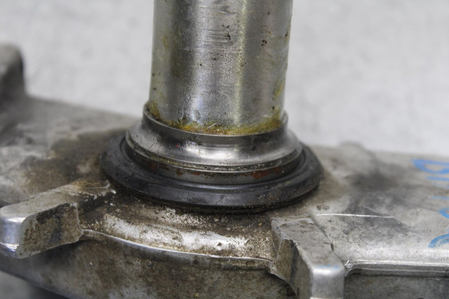 03-04 KAWASAKI NINJA ZX6RR FRONT FORKS CLAMP LOWER TRIPLE TREE STEM BB105