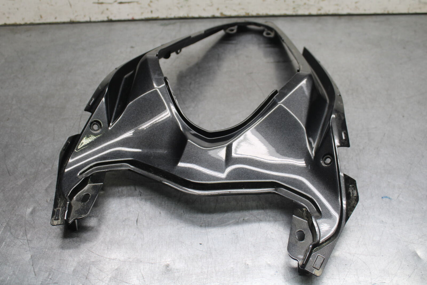 18-23 KAWASAKI NINJA 400 EX400 ABS CENTER REAR BACK TAIL FAIRING COWL BB747