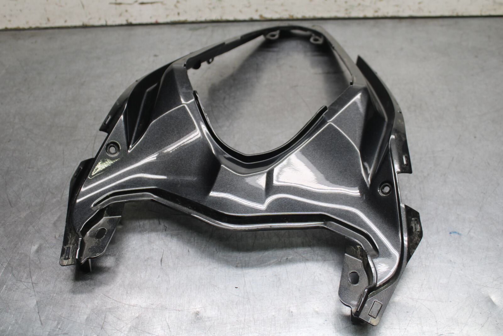 18-23 KAWASAKI NINJA 400 EX400 ABS CENTER REAR BACK TAIL FAIRING COWL BB747