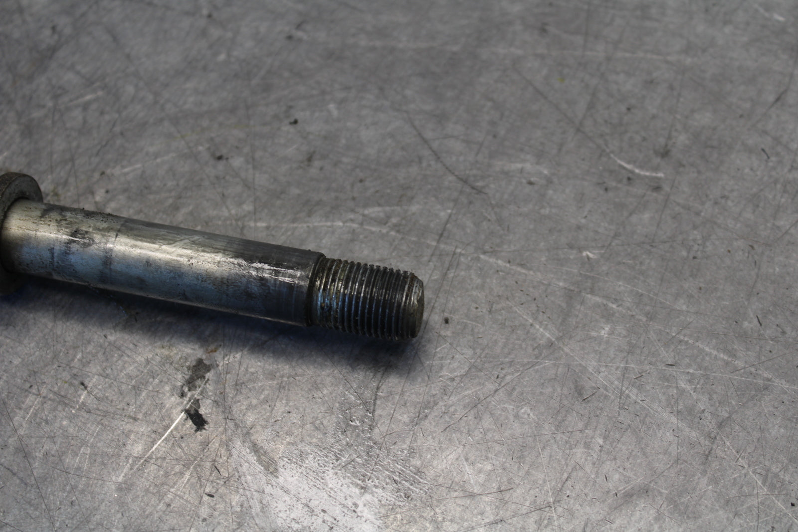 09-15 YAMAHA FZ6R FRONT WHEEL RIM AXLE PIVOT BOLT 20S-25181-00-00 BB686