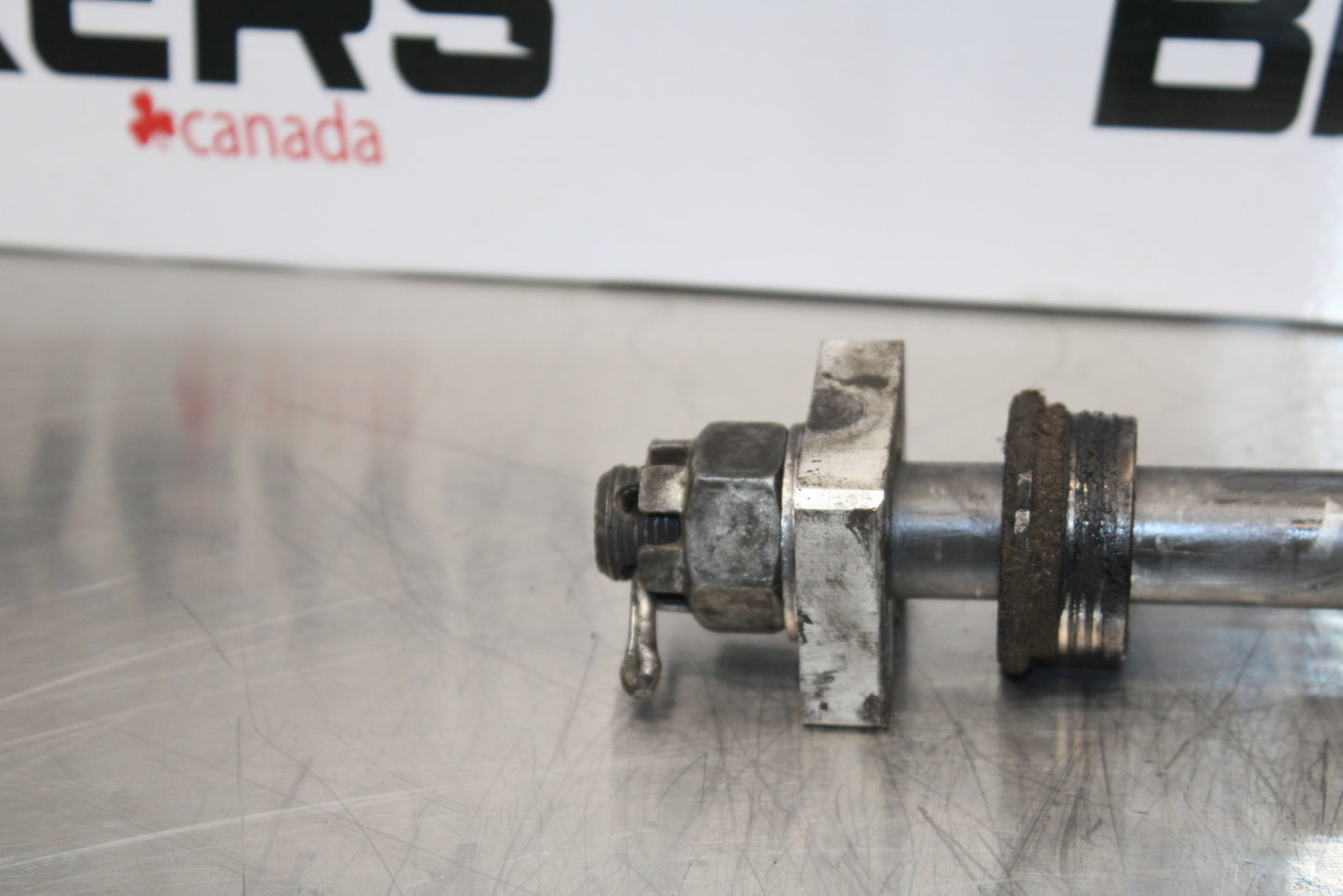 04-05 KAWASAKI NINJA ZX10R REAR AXLE BACK WHEEL RIM PIVOT BOLT AXEL BB163