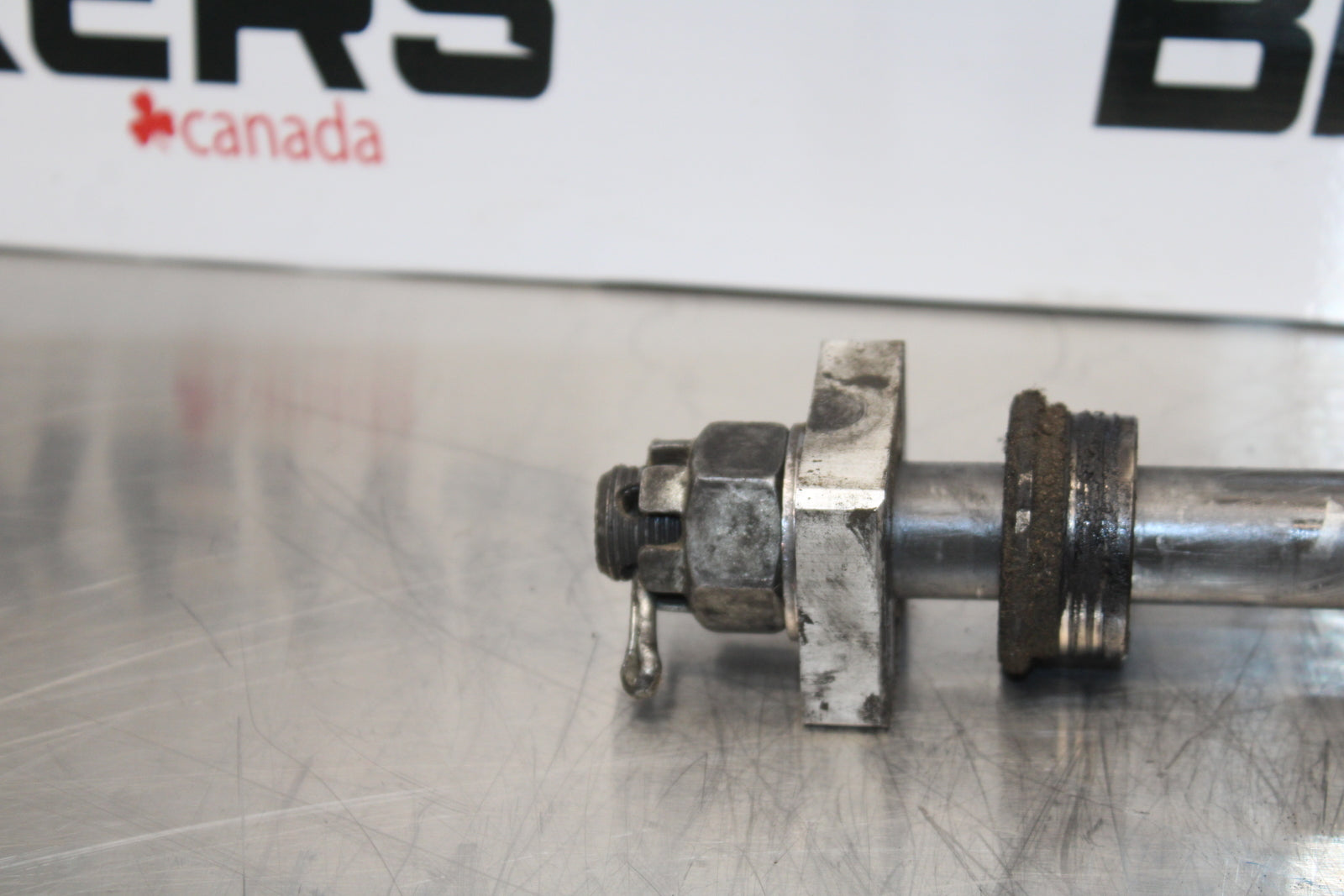 04-05 KAWASAKI NINJA ZX10R REAR AXLE BACK WHEEL RIM PIVOT BOLT AXEL BB163