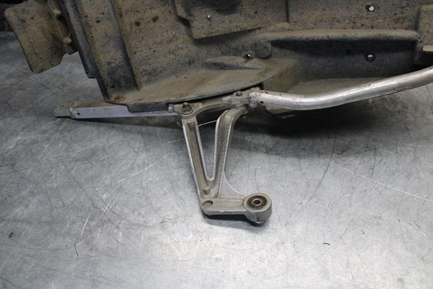 1997 Suzuki GSXR750 REAR SUBFRAME BACK SUB FRAME BB527