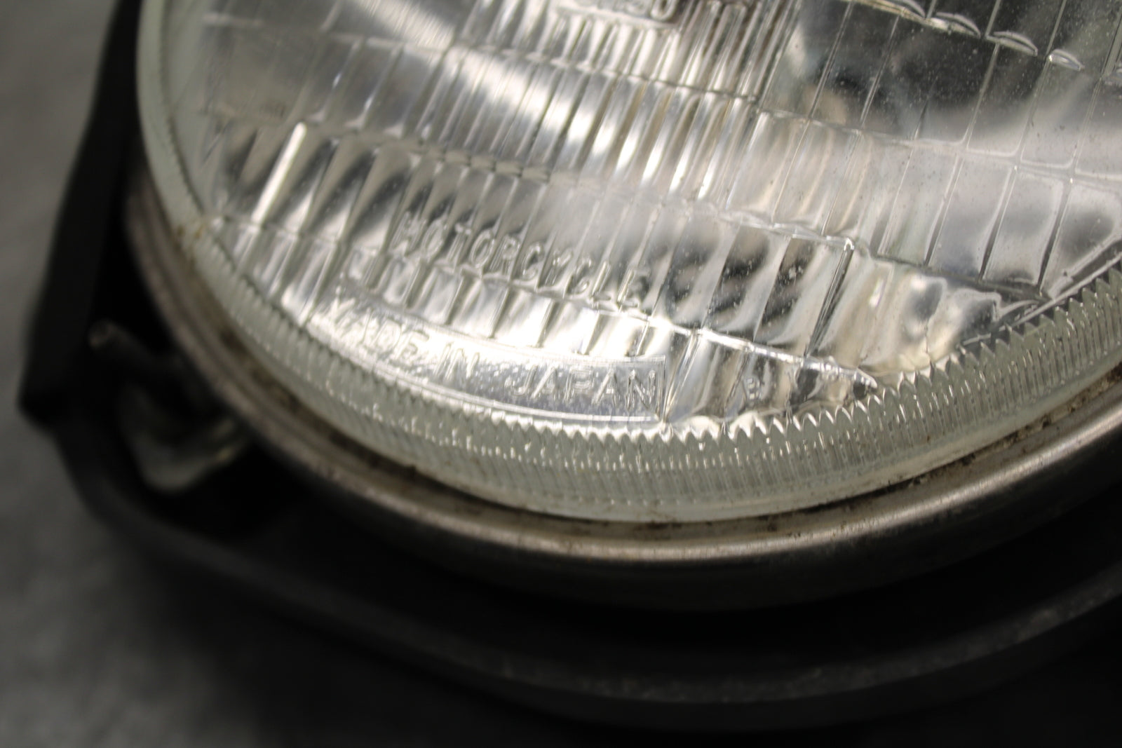 93-94 KAWASAKI NINJA ZX7R FRONT HEADLIGHT HEAD LIGHT LAMP BB122