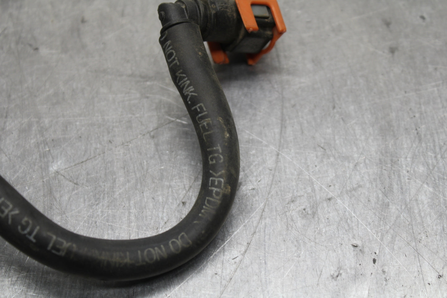 04-05 YAMAHA YZF R1 FUEL HOSE GAS LINE TUBE PIPE BB131