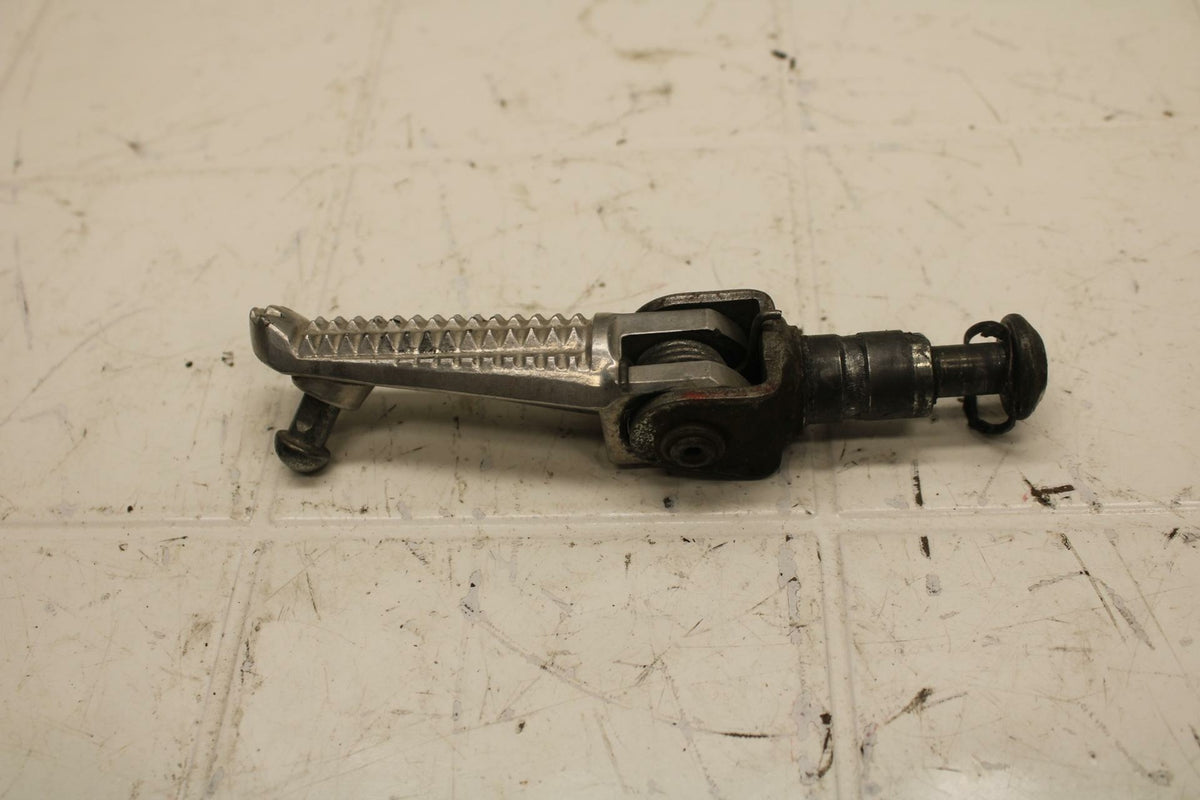 98-99 YAMAHA YZF R1 LEFT FRONT FOOT REST PEG STEP BB16