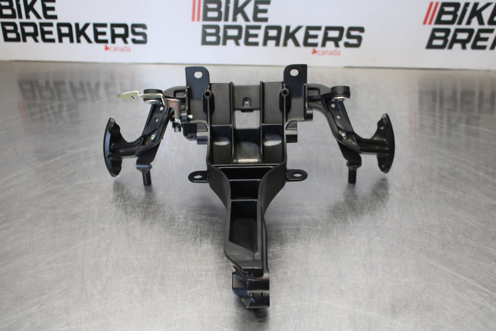 23-24 KAWASAKI NINJA ZX14R NEW!! UPPER FAIRING MIRROR GAUGES STAY BRACKET BB169