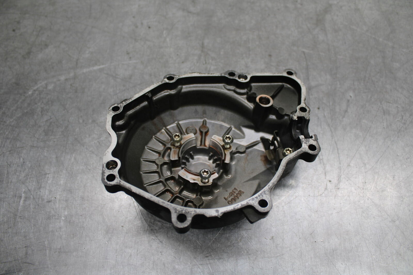 06 YAMAHA YZF R6 STATOR MAGNETO ALTERNATOR GENERATOR COVER BB716