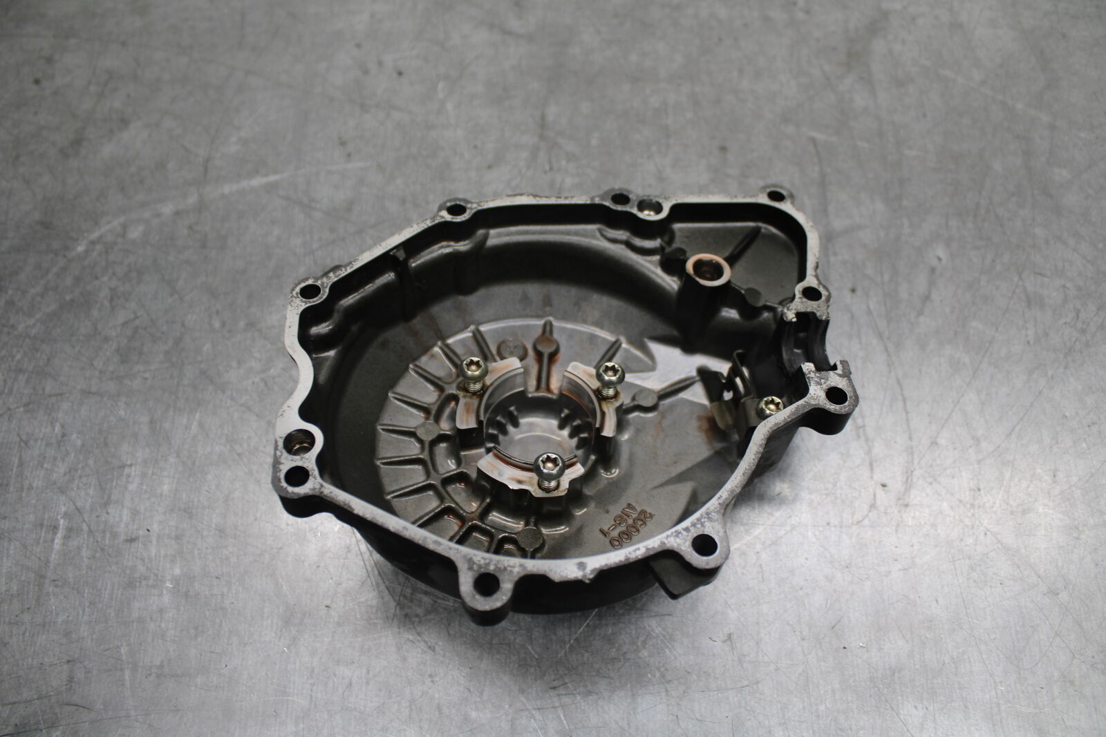 06 YAMAHA YZF R6 STATOR MAGNETO ALTERNATOR GENERATOR COVER BB716